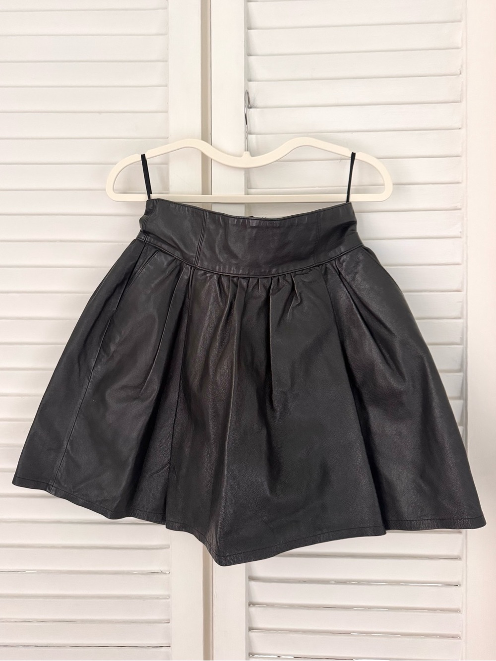 RARE Vintage H&M 100% Genuine Leather High Waisted Pleated Mini Skirt in Black